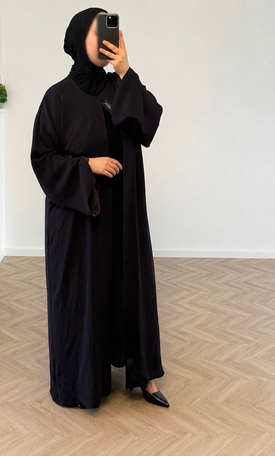 ABAYA NAILA